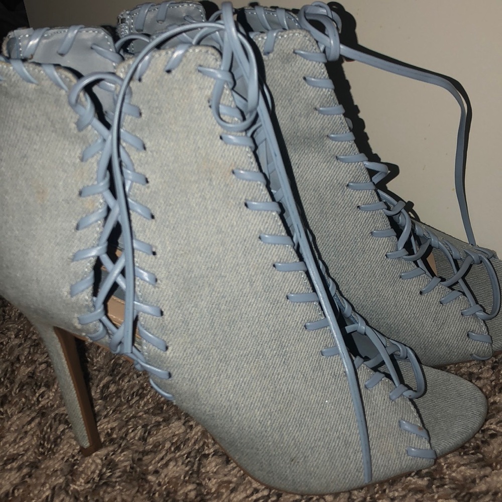 Heels - Picture 2 of 2